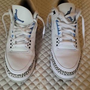 Air Jordan 3 Retro UNC